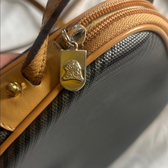 Mark Cross Elegant Black and Tan Crossbody Bag - Picture 6 of 10